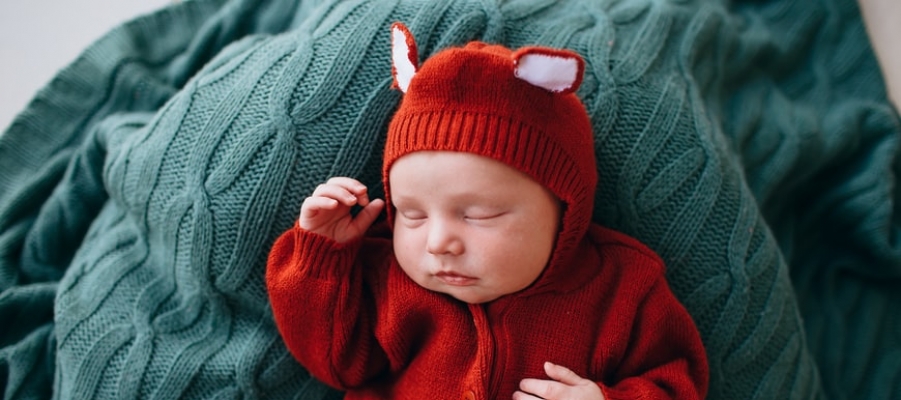 Bayi Sering Kaget Saat Tidur? Begini Tips Mengatasinya